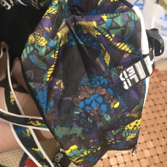 Roblox Kids Backpack with USB Charging Port - Black and Blue - Picture 3 of 6